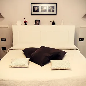 hotel-luna-rossa-naples.hotels-amalfi.com/